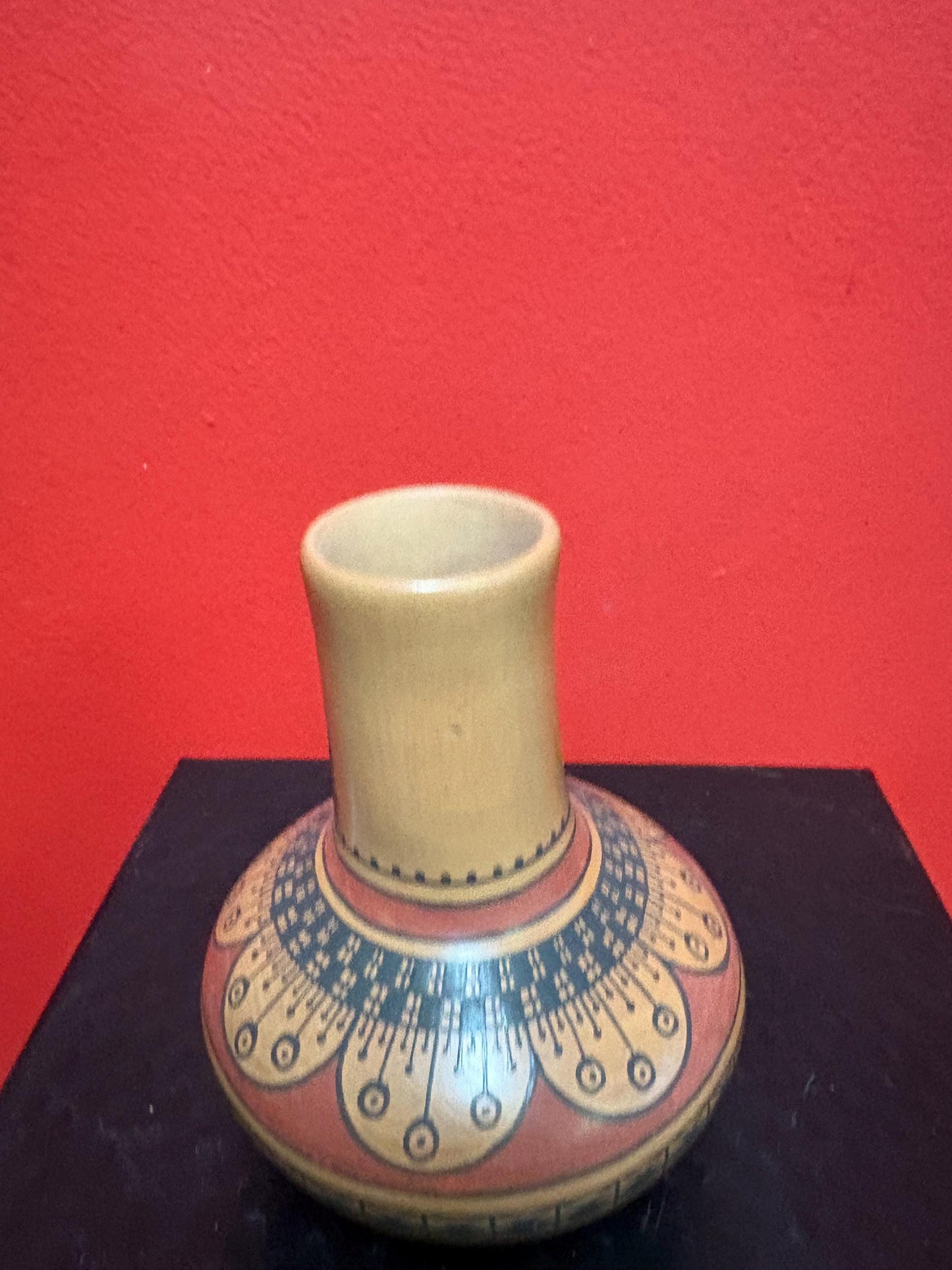 Beautiful 5 inch tall South American pottery vase  great decoration and perfect condition