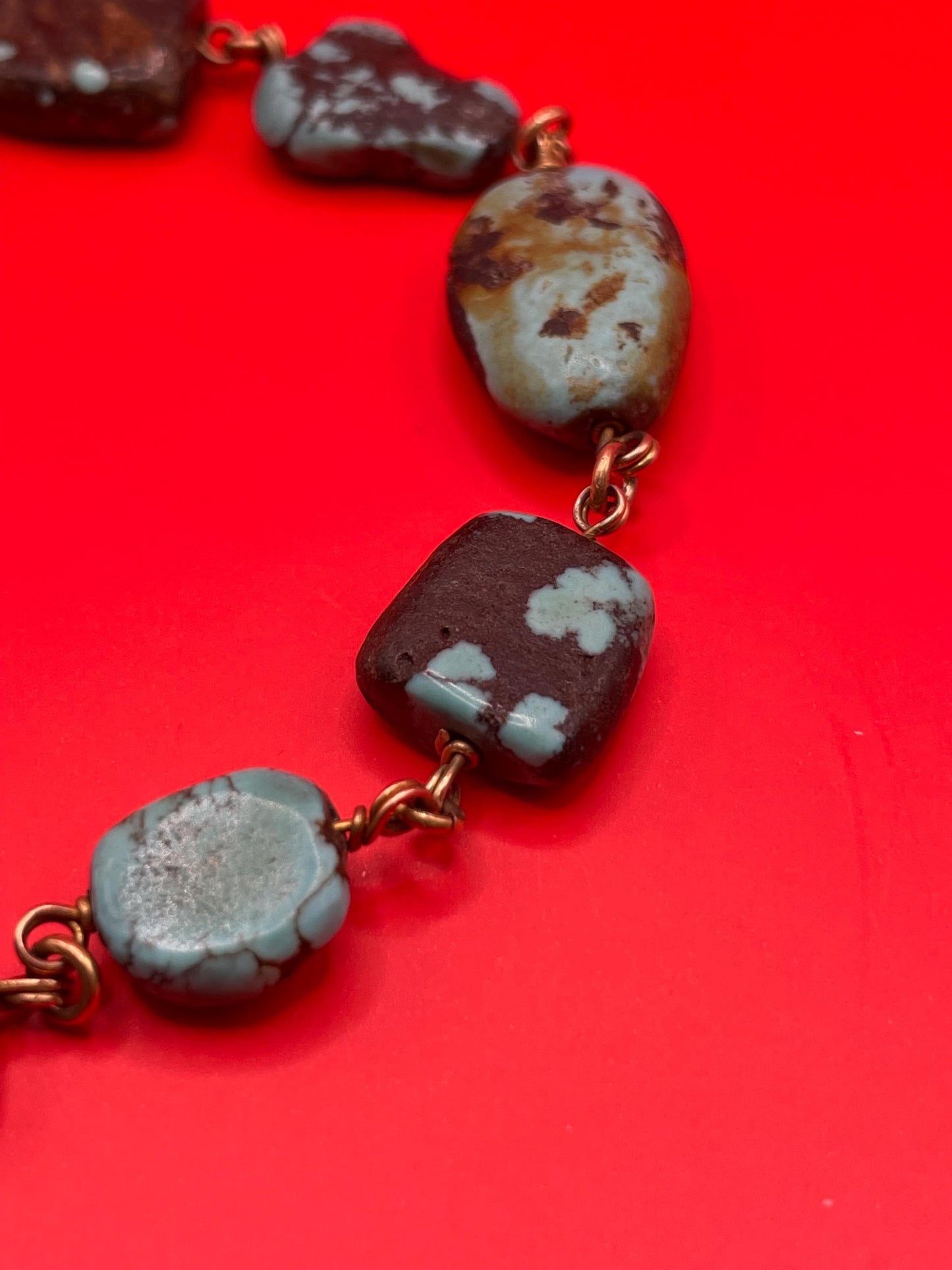 Lovely 7.25 inch unclasped untested gold and turquoise bracelet - B