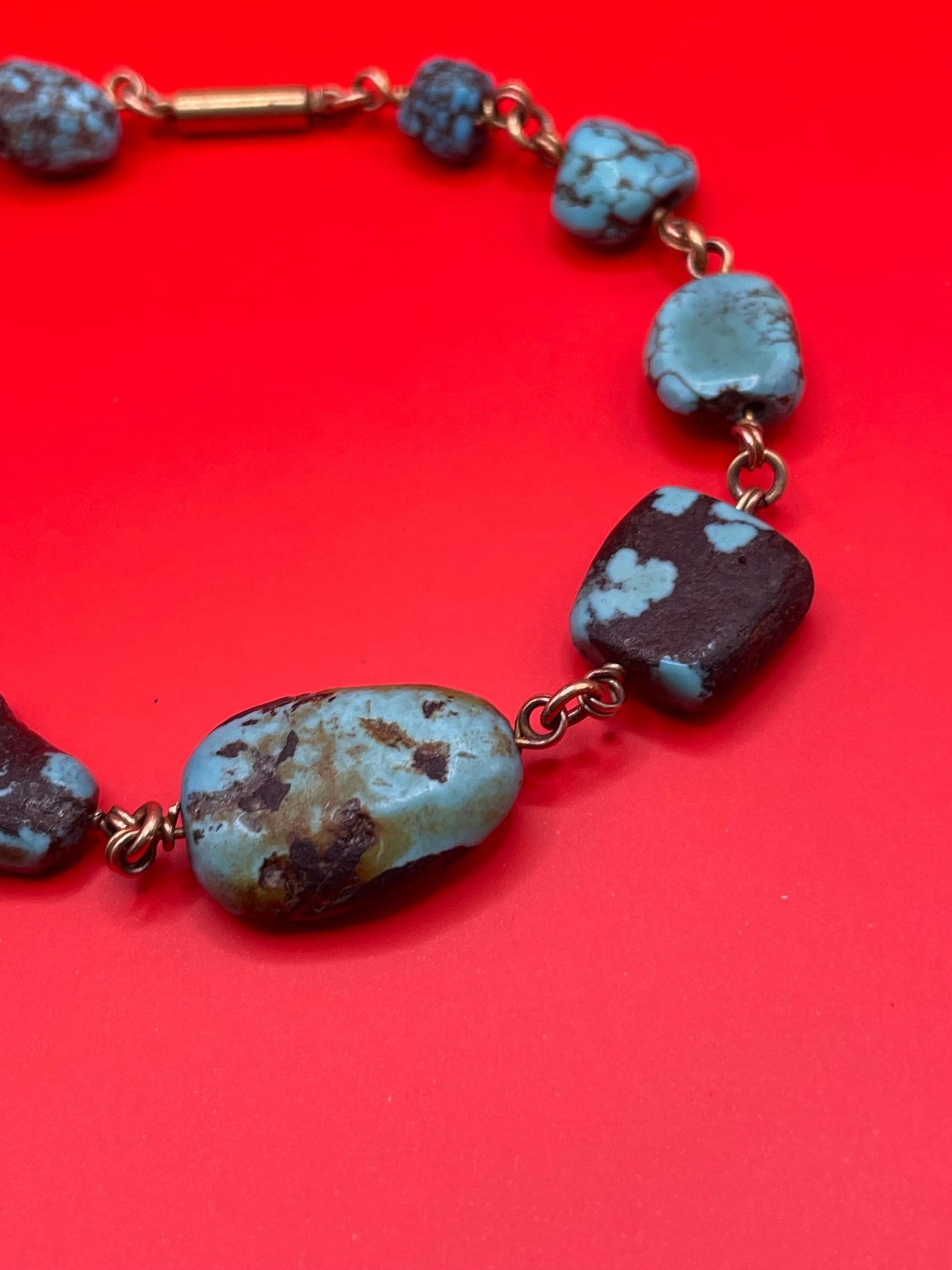 Lovely 7.25 inch unclasped untested gold and turquoise bracelet - B