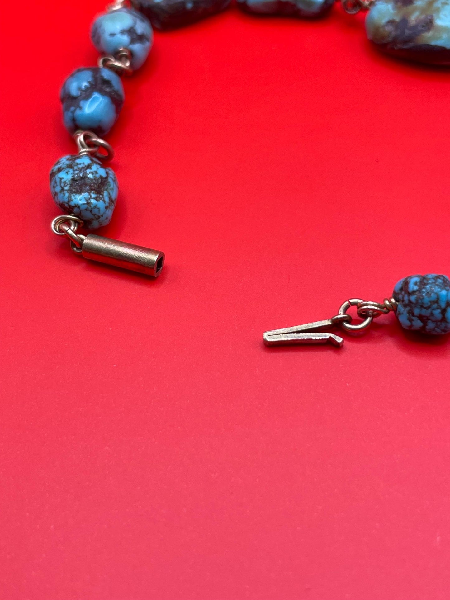 Lovely 7.25 inch unclasped untested gold and turquoise bracelet - B