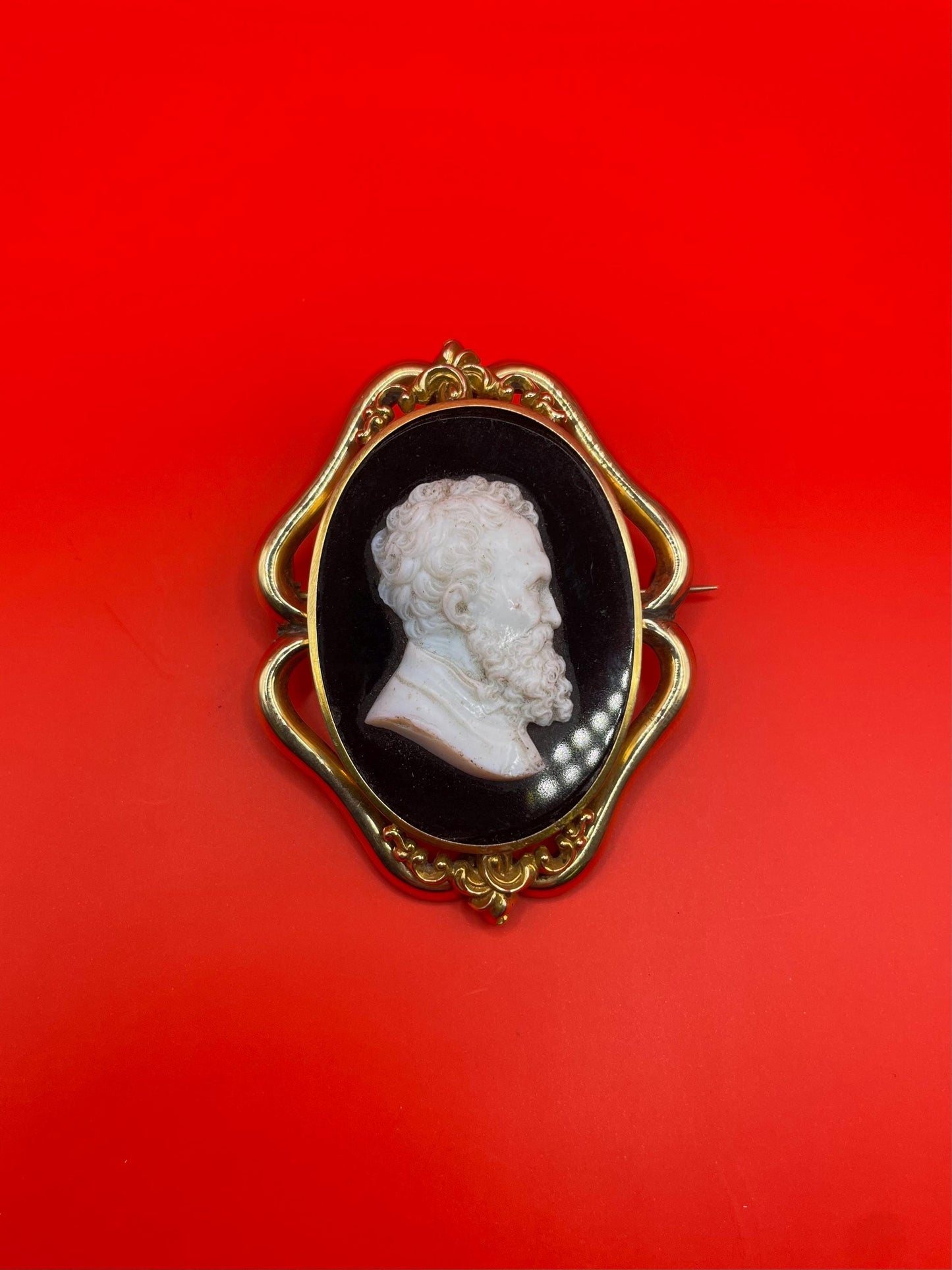 Gold Hardstone Cameo Pendant Brooch -B