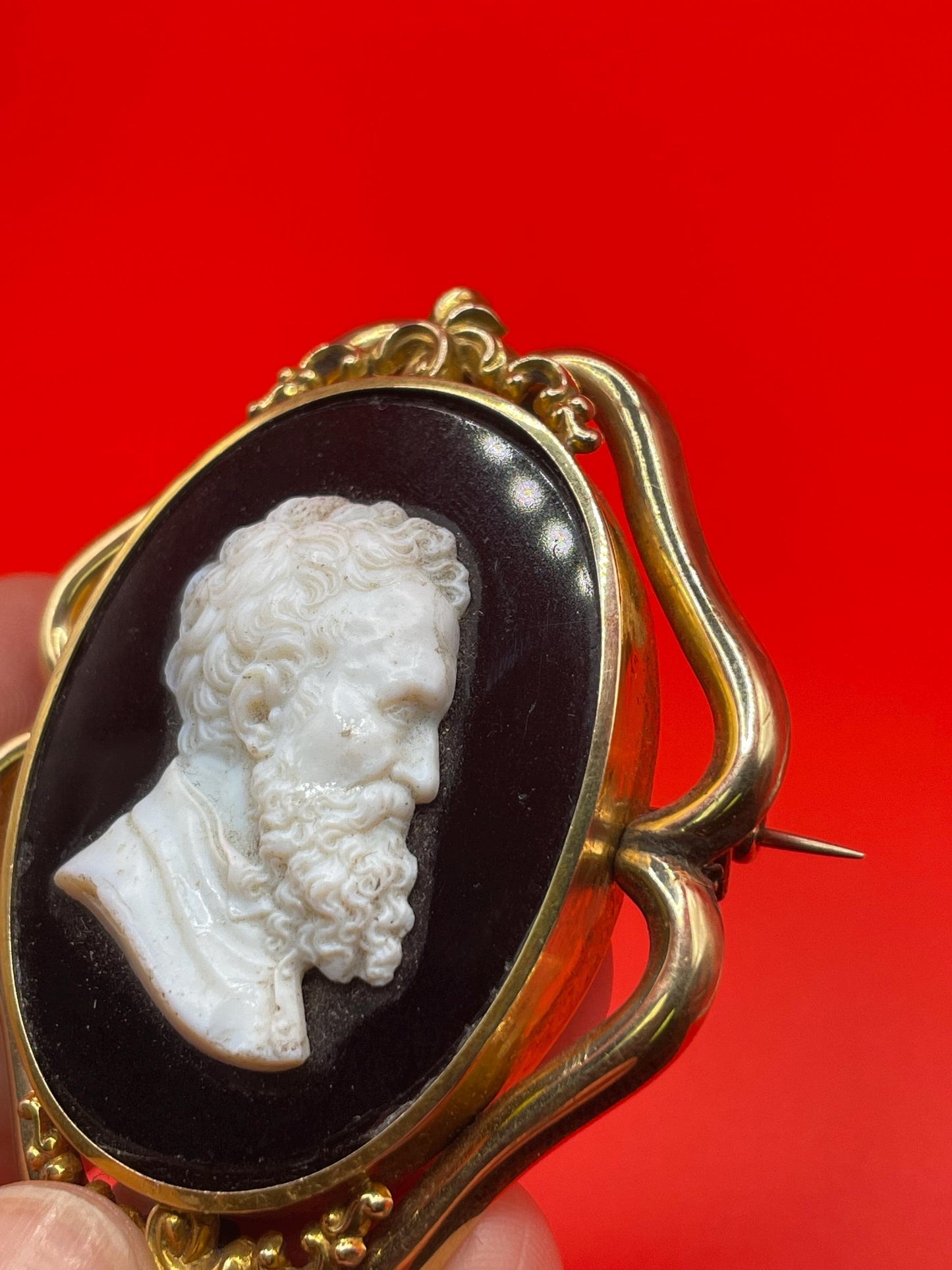 Gold Hardstone Cameo Pendant Brooch -B