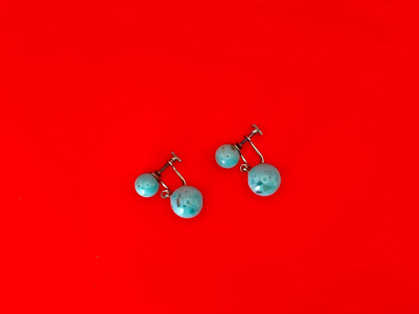 Pair of lovely Blue Bead screw on earrings   great value