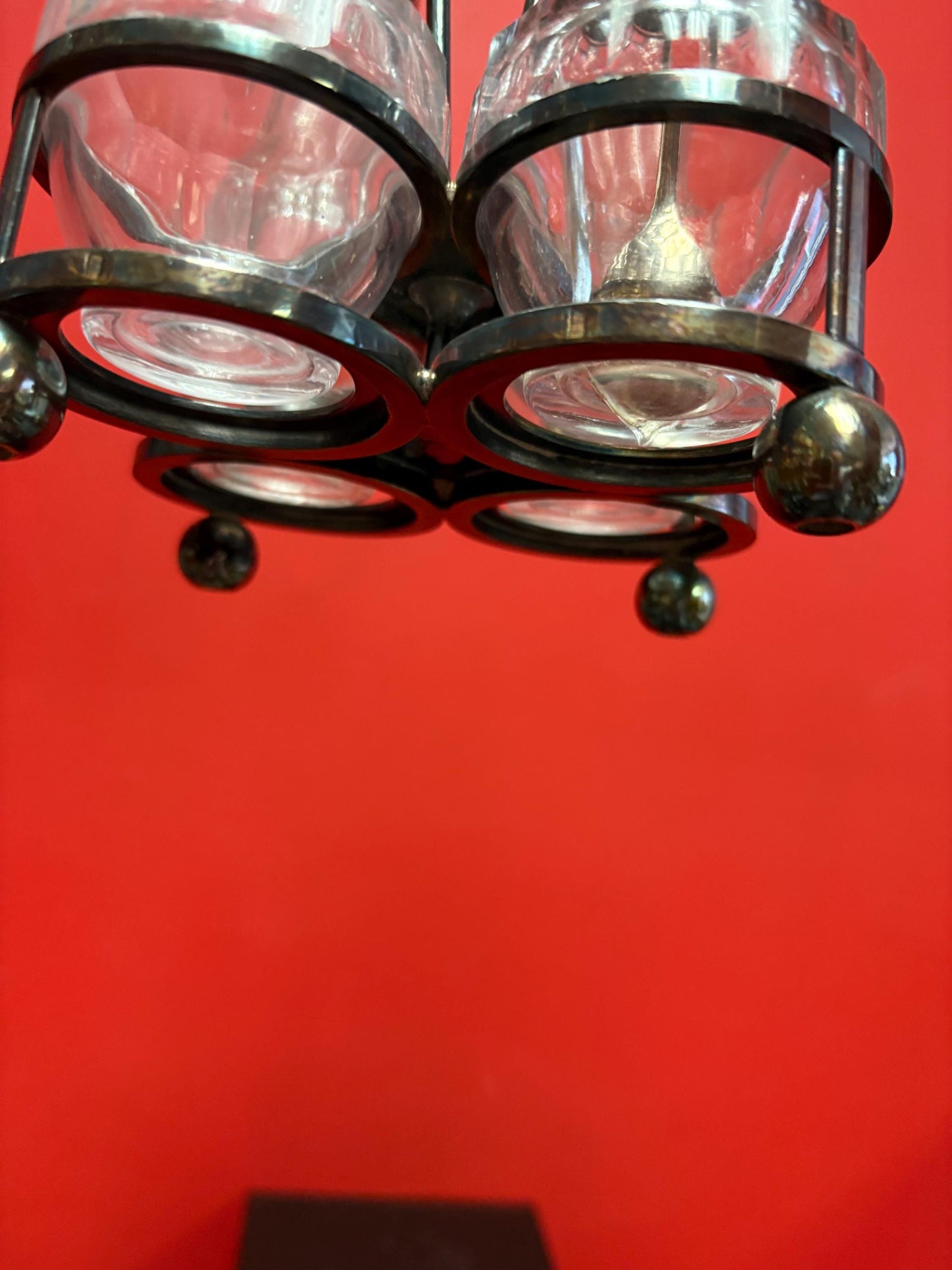 Beautiful English silver plated and crystal cruet set in great condition  wow   great value  perfect gift