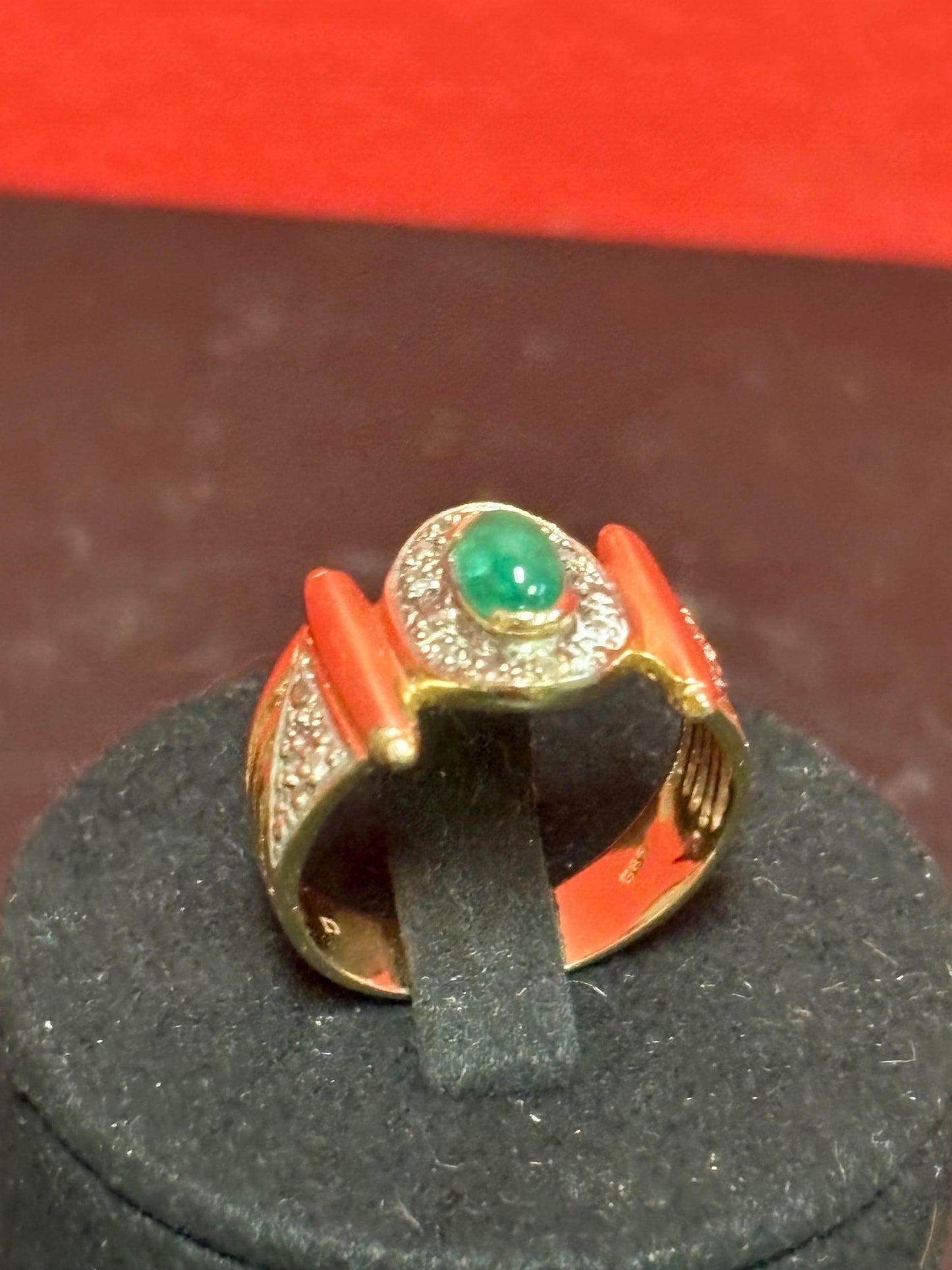 Beautiful 14 karat yellow  gold with emerald and diamonds  size 8  lovely condition - B