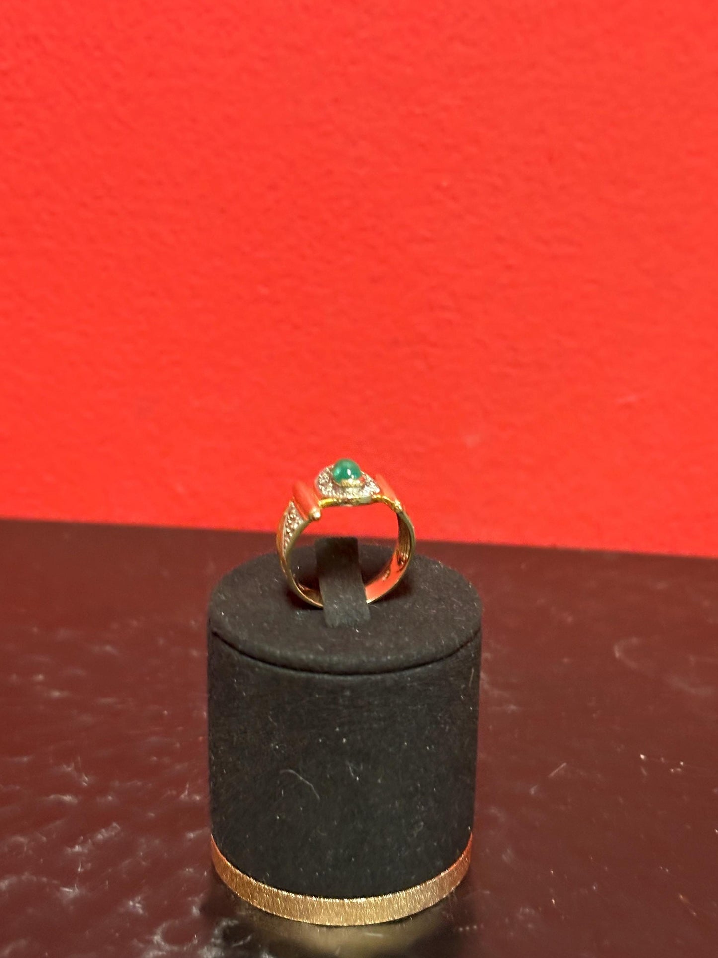 Beautiful 14 karat yellow  gold with emerald and diamonds  size 8  lovely condition - B