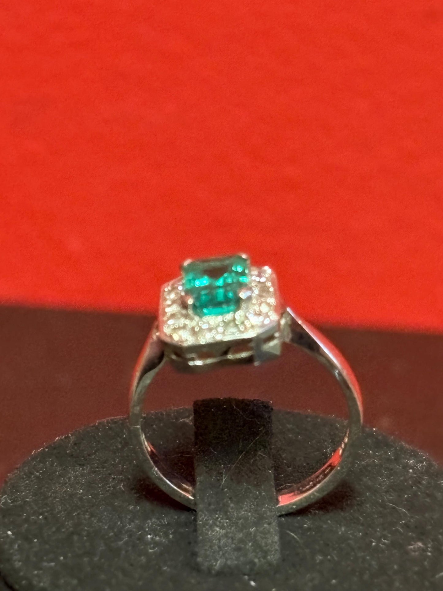 Beautiful 14 karat white gold with emerald and diamonds  size 6  lovely condition - B