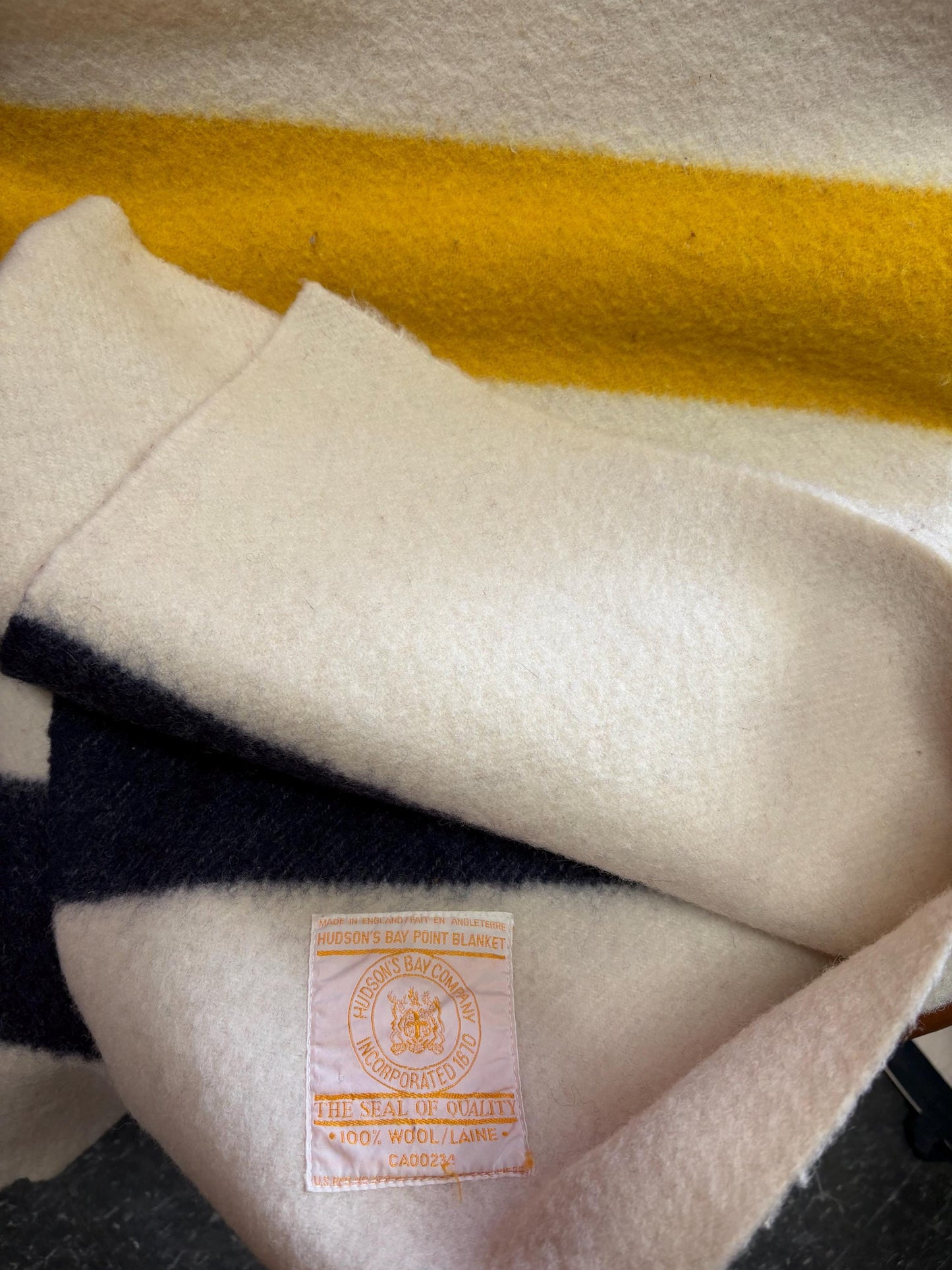 Approx 63 x 81  HBC Hudson Bay Company authentic wool blanket    3.5 stripes  twin size - dry cleaned  perfect condition  HBC