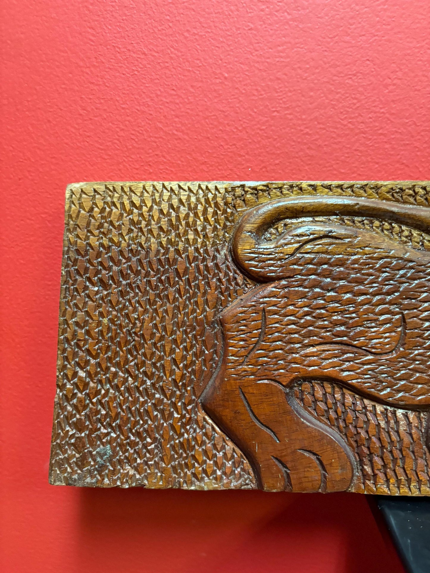 Stunning indigenous first nation pacific  north West Coast 21 x 7 wide unique carving of a cougar plaque  signed  needs hanger