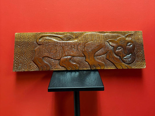 Stunning indigenous first nation pacific  north West Coast 21 x 7 wide unique carving of a cougar plaque  signed  needs hanger