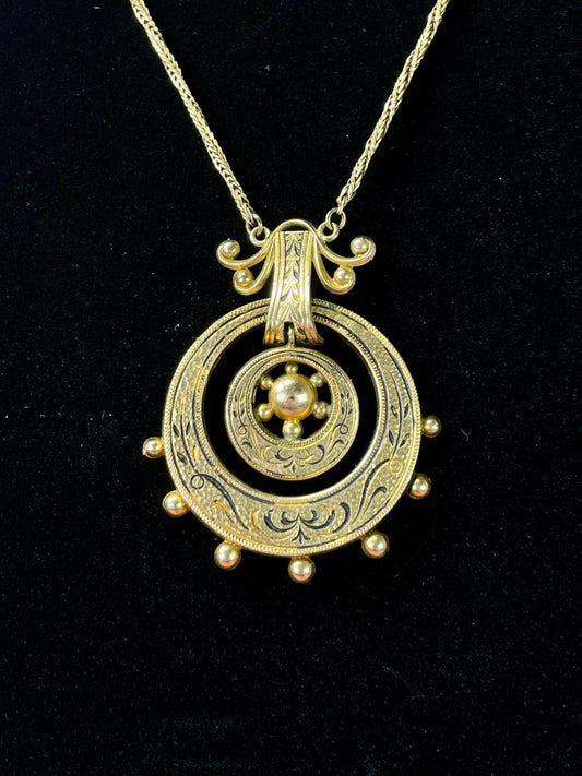 Delicate Necklace and Pendant with Intricate Design
