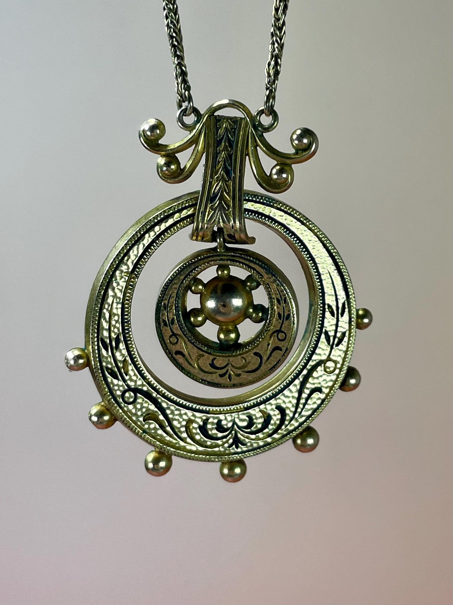 Delicate Necklace and Pendant with Intricate Design