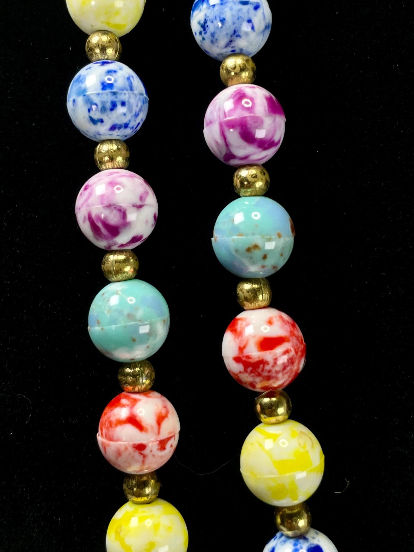 Cool Long approx 53.5 inch long bead necklace  great colour  good value   funky