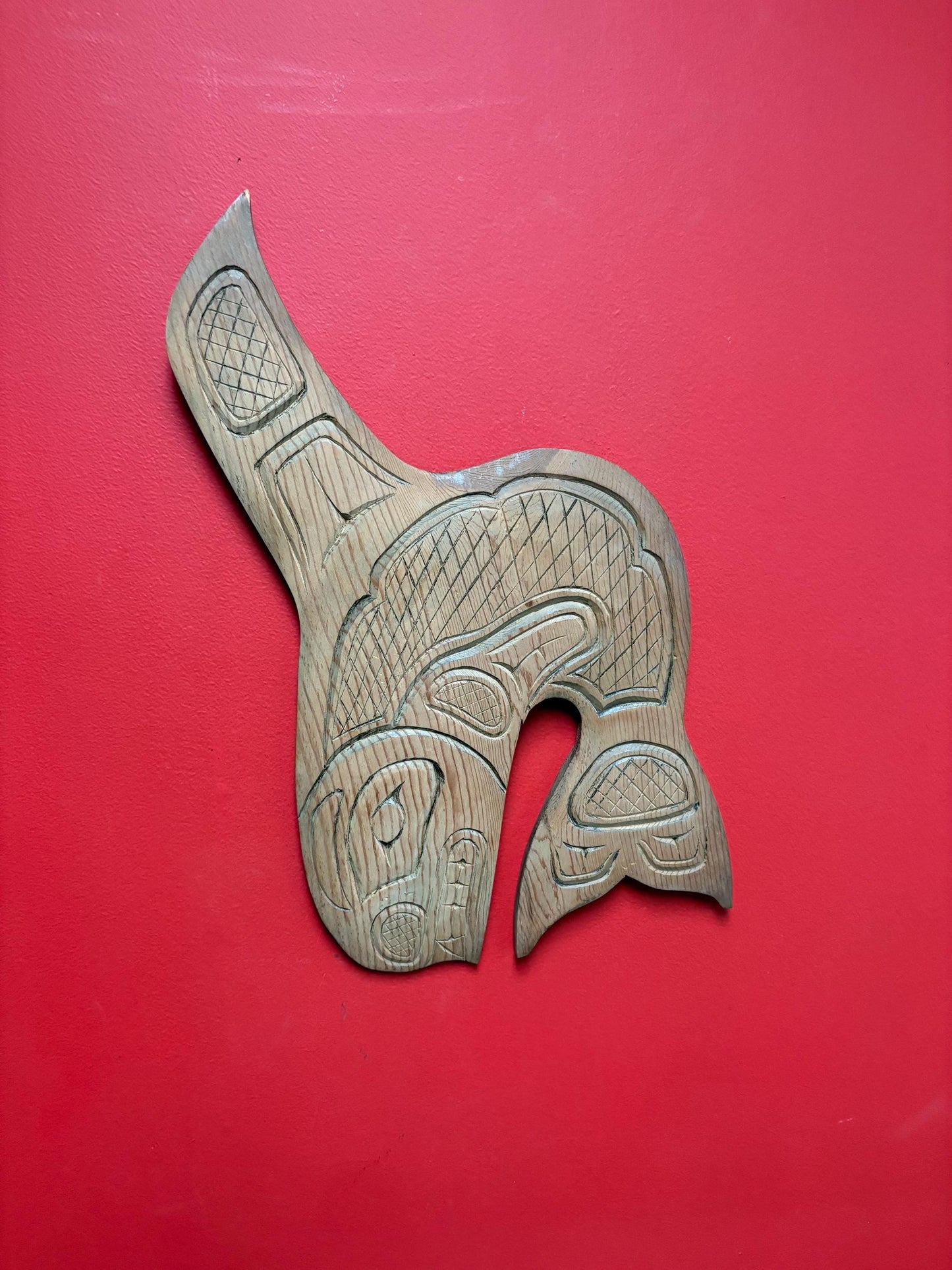 Beautiful 1990s indigenous first nations pacific north West Coast Cedar killer whale plaque - 19 inches signed