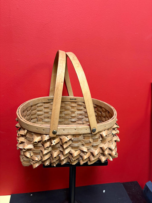 Huge eastern Canadian cedar bark basket with handles  fabulous quality and condition  - 12 x 10 x 12“ high- wow