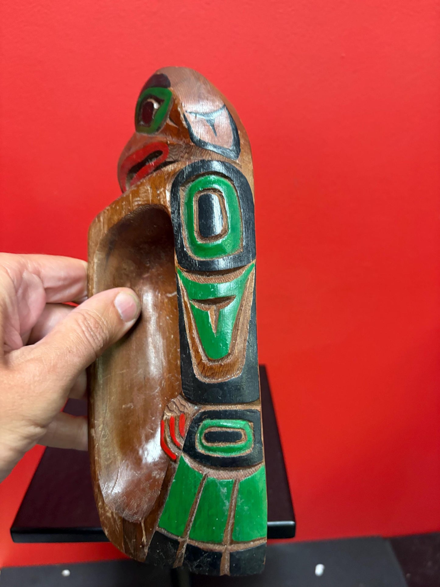 Beautiful 9 x 3 1/2“ indigenous first nation Pacific Northwest coast lambert goldsmith eagle feast bowl  signed with information