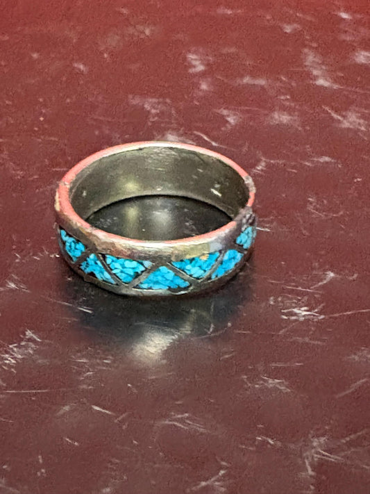 Size 8.5 turquoise and unmarked silver ring - great price