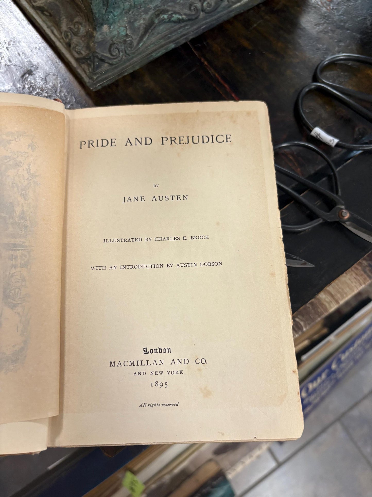Stunning pride and prejudice by Jane Austin first edition and illustrated by Charles E Brock 1895  New York good antique condition  wow
