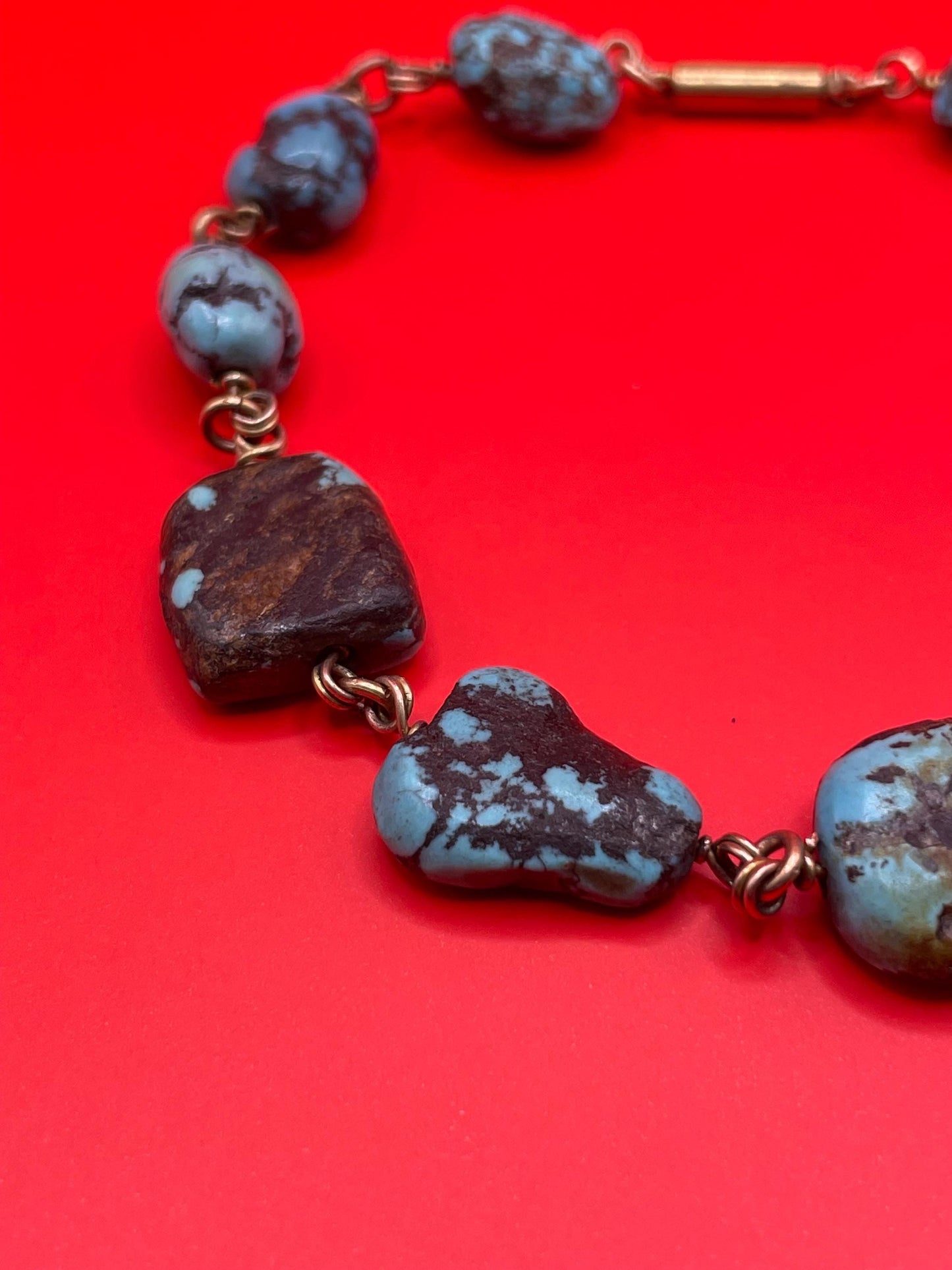 Lovely 7.25 inch unclasped untested gold and turquoise bracelet - B