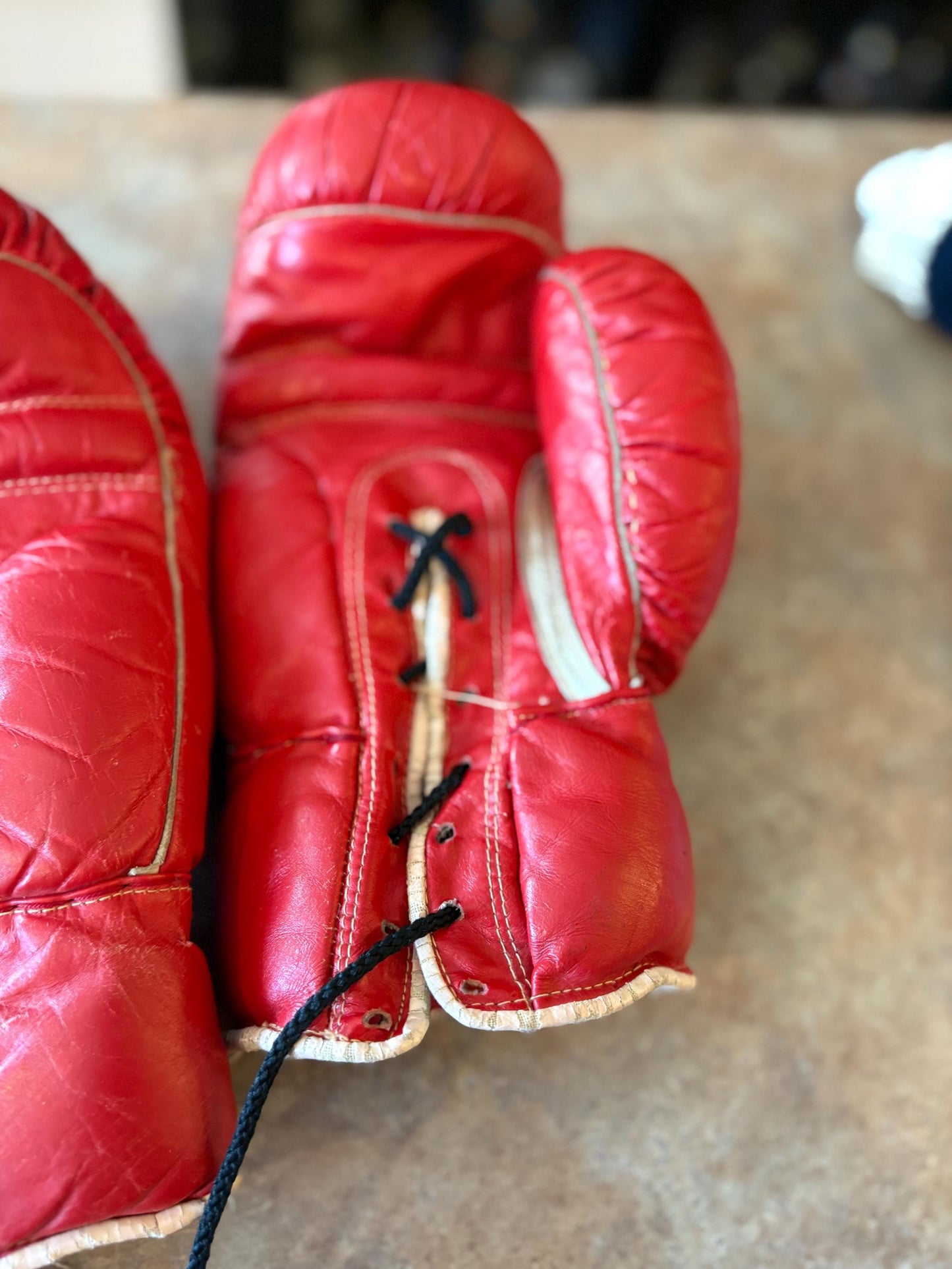 Cool vintage 12 ounce leather boxing gloves   use or display good condition and great gift - 11 inches long