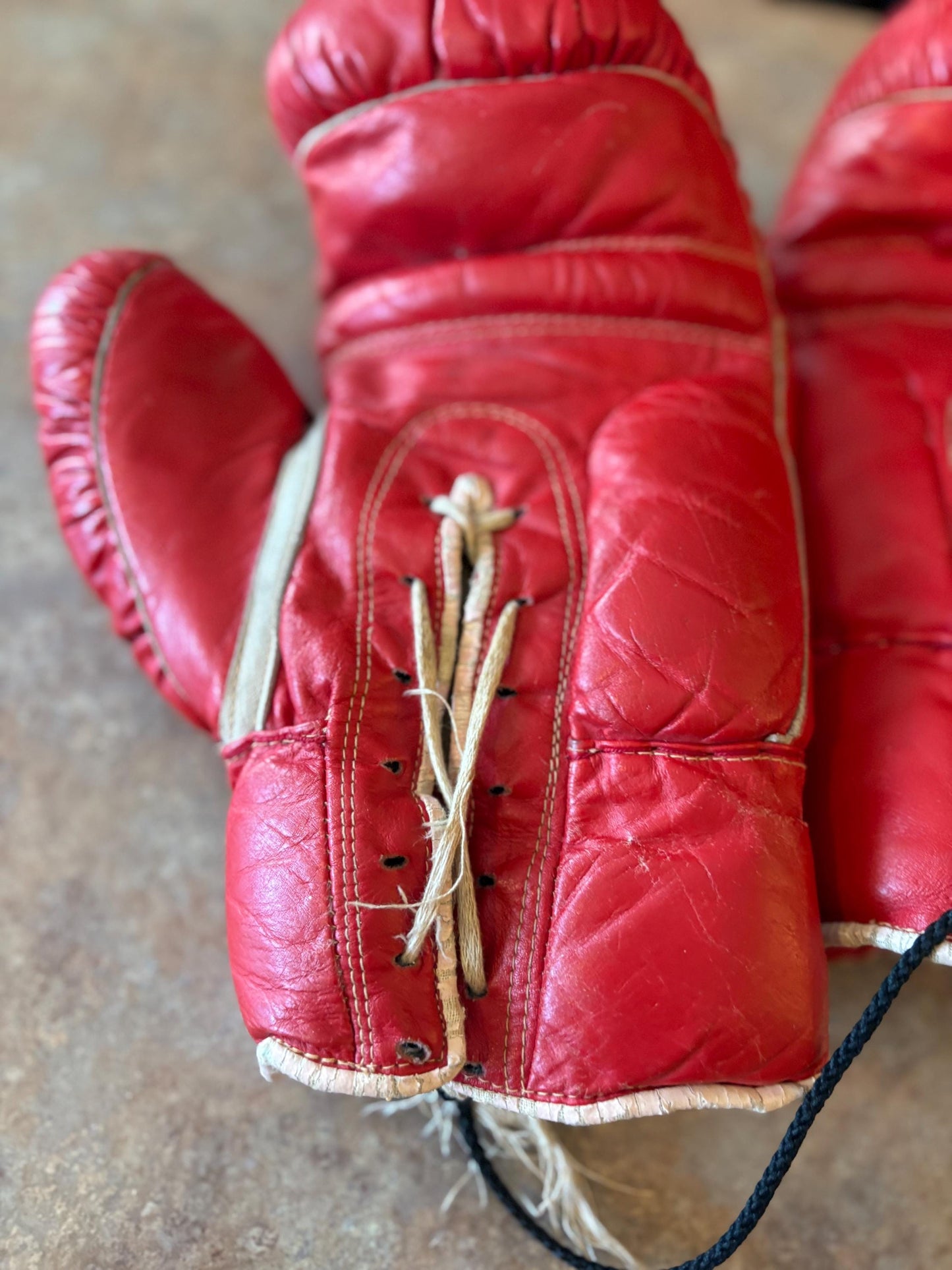 Cool vintage 12 ounce leather boxing gloves   use or display good condition and great gift - 11 inches long