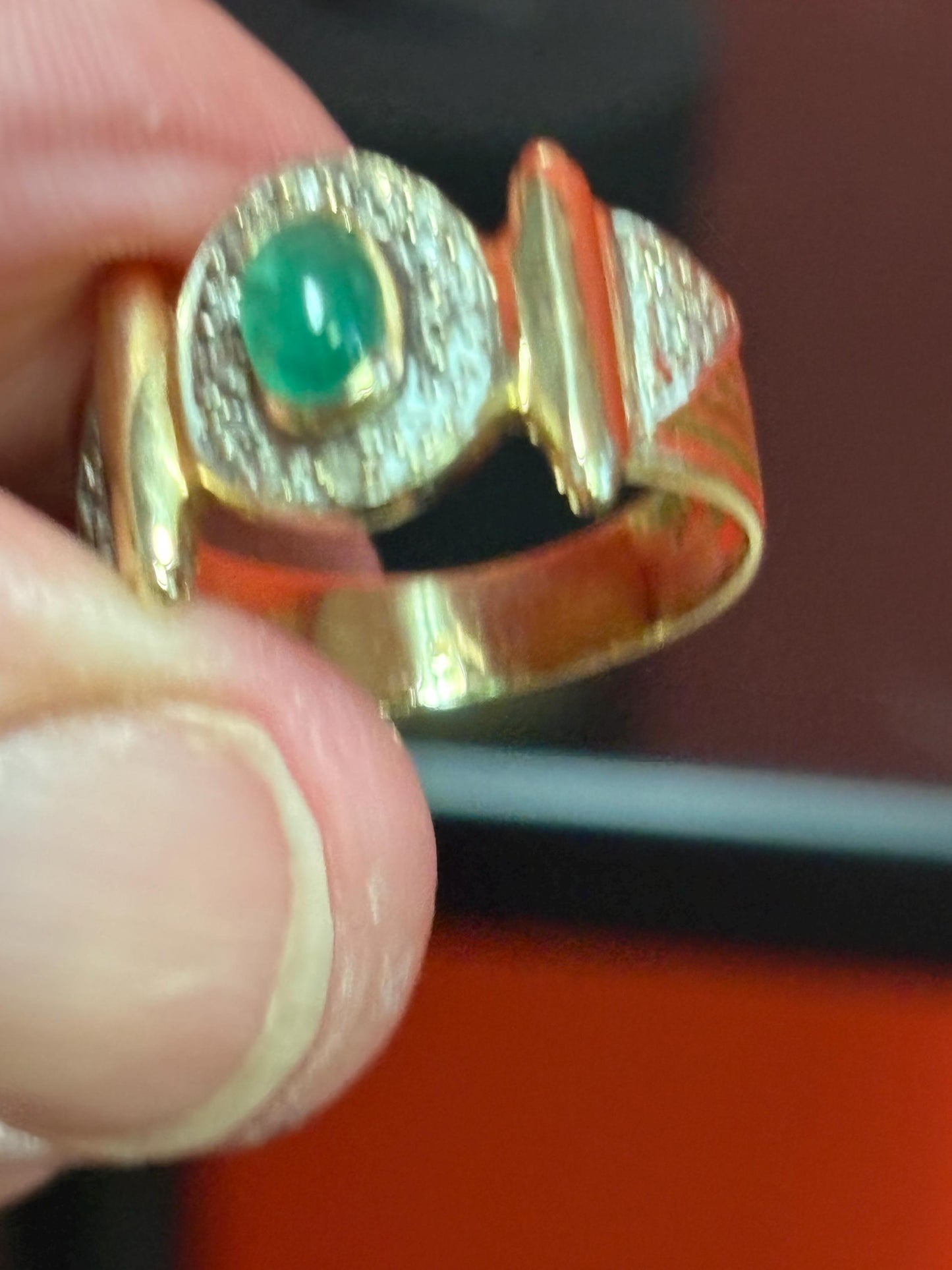 Beautiful 14 karat yellow  gold with emerald and diamonds  size 8  lovely condition - B