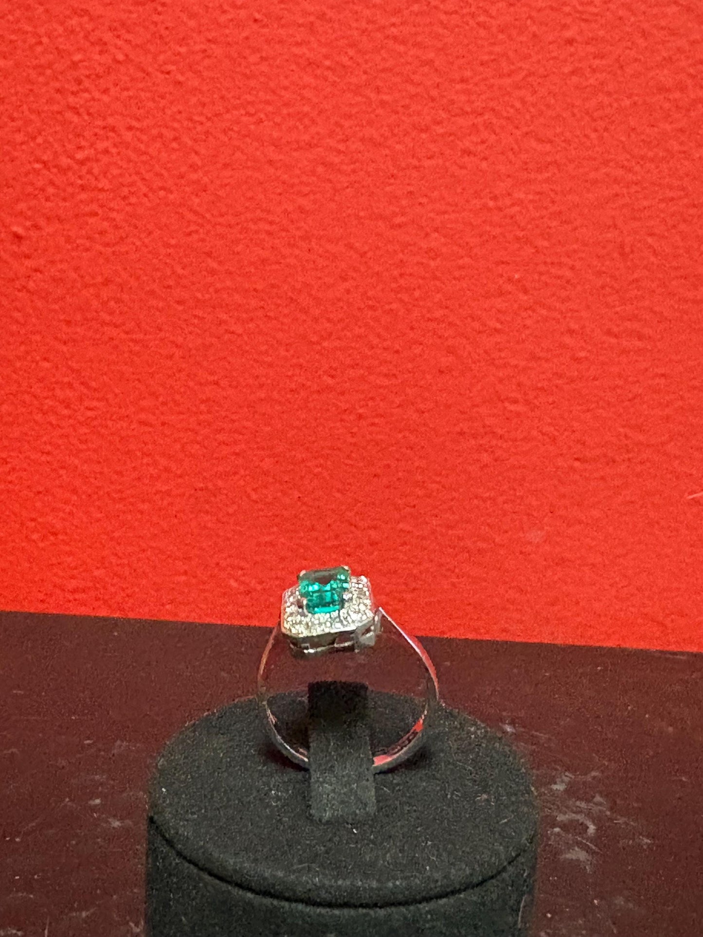 Beautiful 14 karat white gold with emerald and diamonds  size 6  lovely condition - B