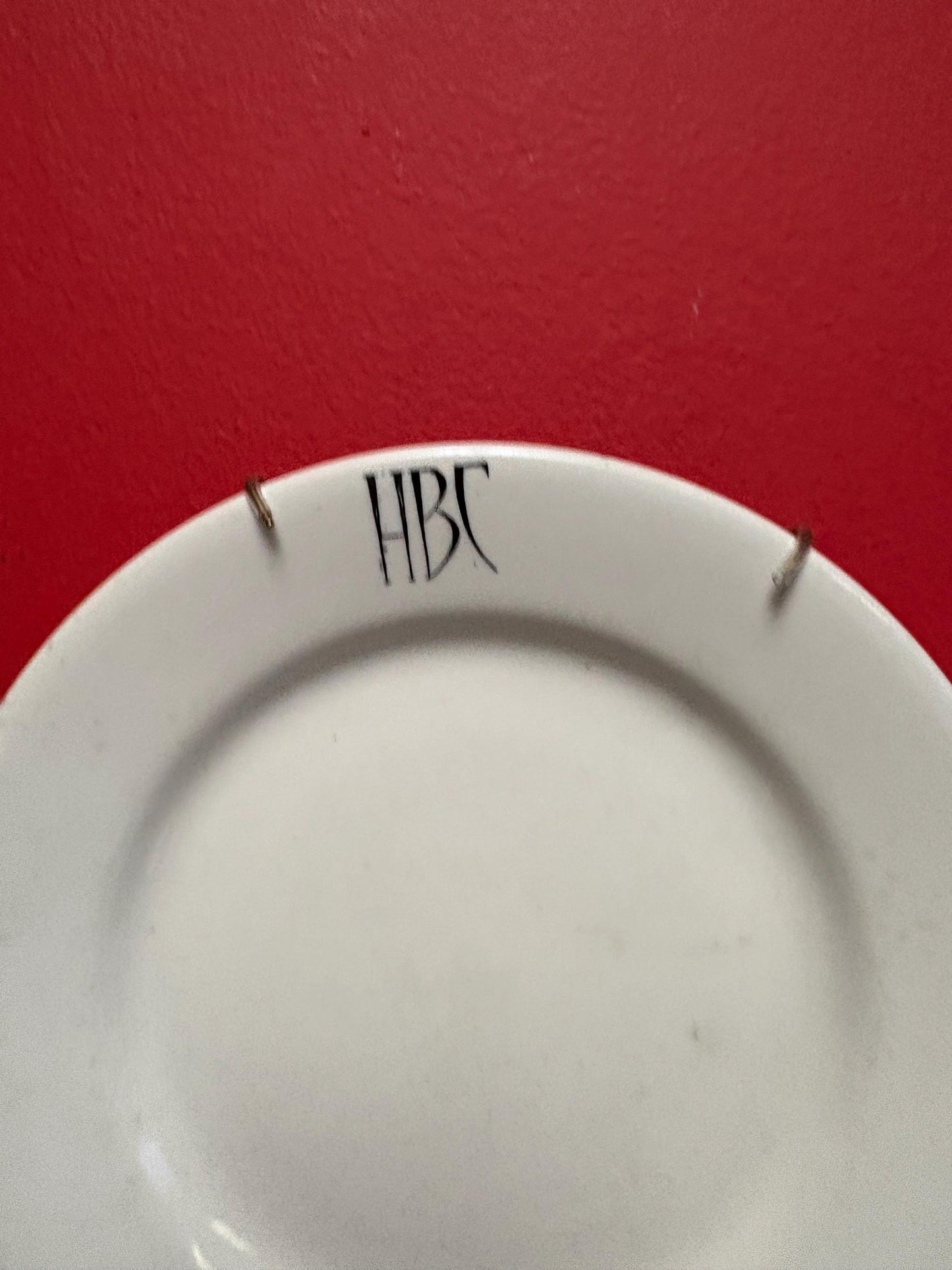 Beautiful rare Hudson Bay Company, HBC antique plate  perfect condition - 8 inches across  wow