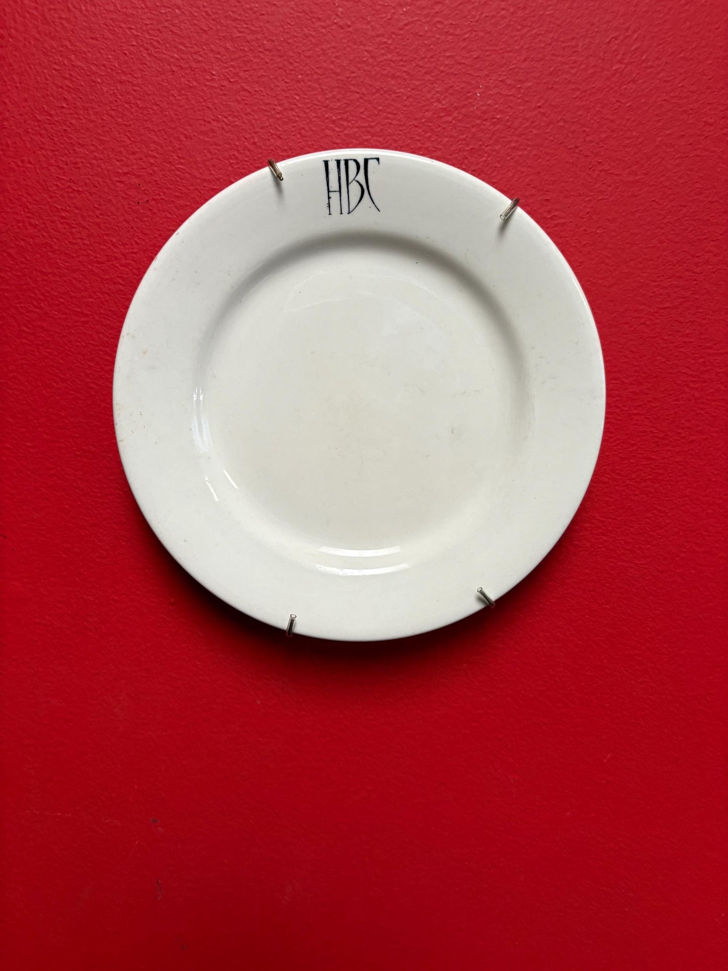 Beautiful rare Hudson Bay Company, HBC antique plate  perfect condition - 8 inches across  wow