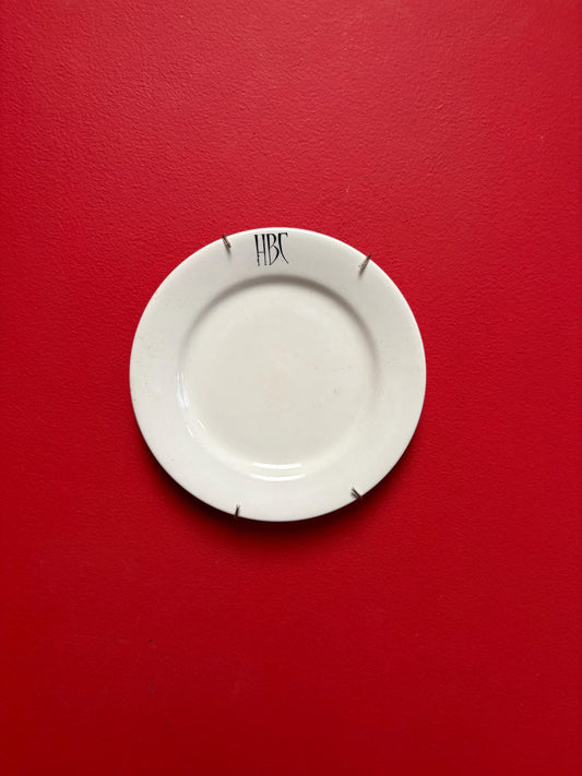 Beautiful rare Hudson Bay Company, HBC antique plate  perfect condition - 8 inches across  wow