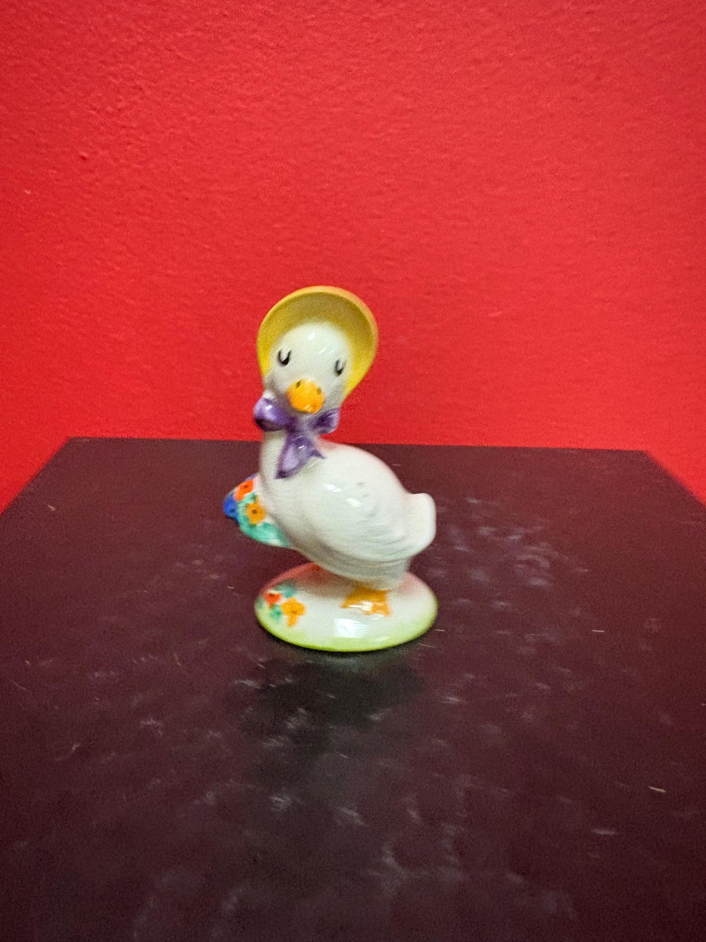 Lovely English wade duck with hat  3 inches tall in perfect condition- B
