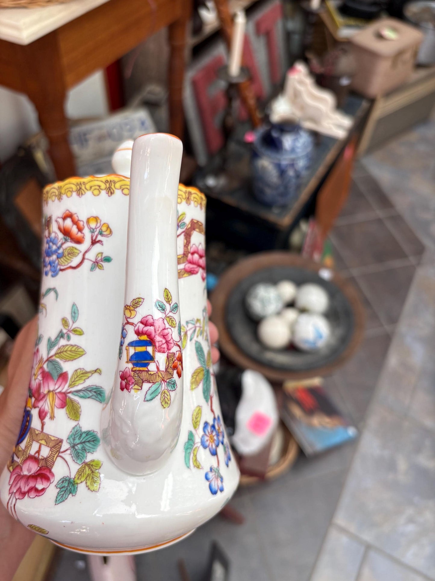 Beautiful antique  old country by HAMMERSLEY  small coffee or hot water jug in perfect condition  8 x 6 wide