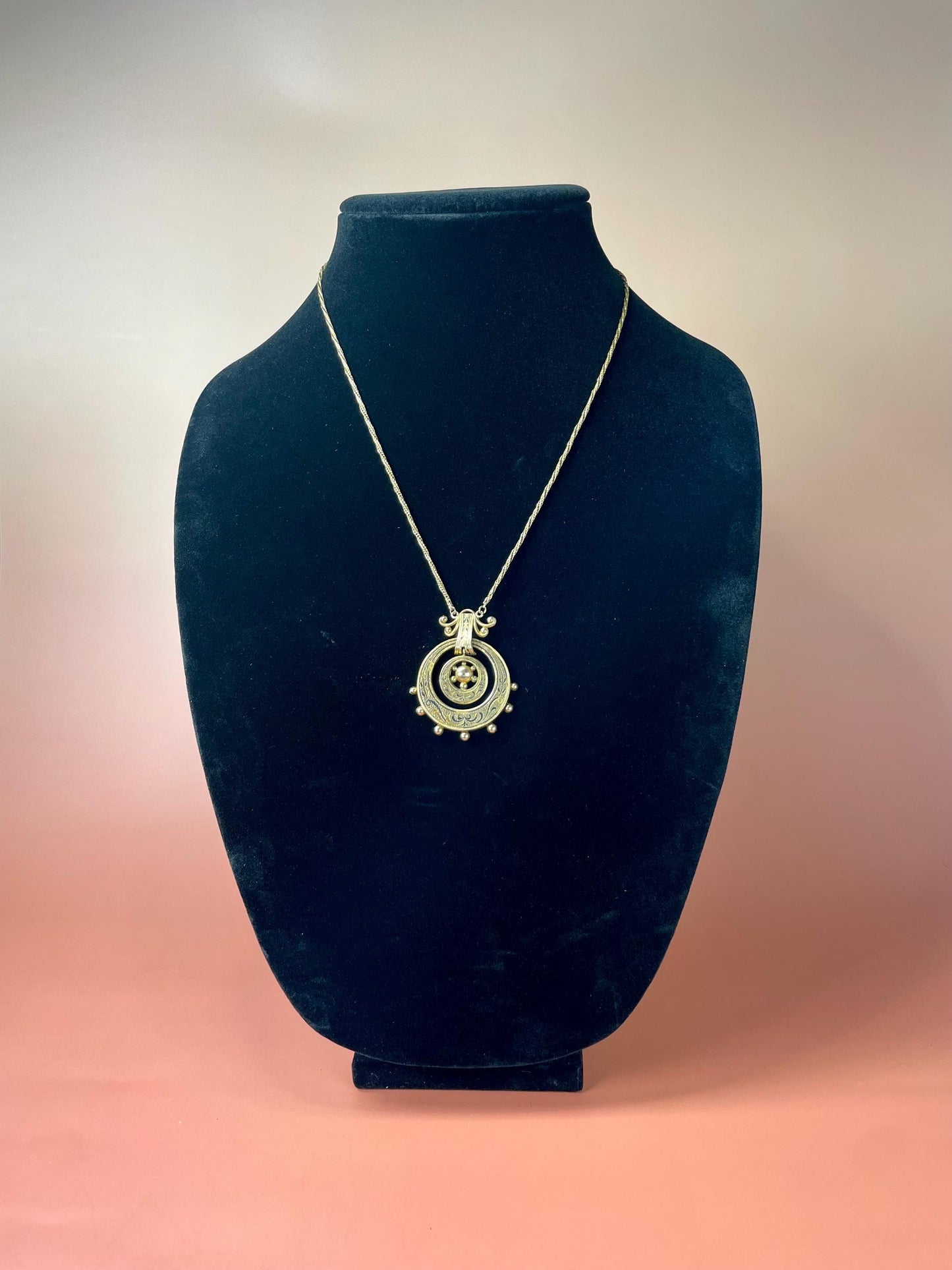 Delicate Necklace and Pendant with Intricate Design