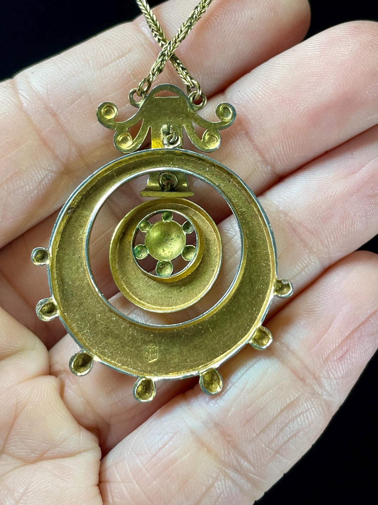 Delicate Necklace and Pendant with Intricate Design