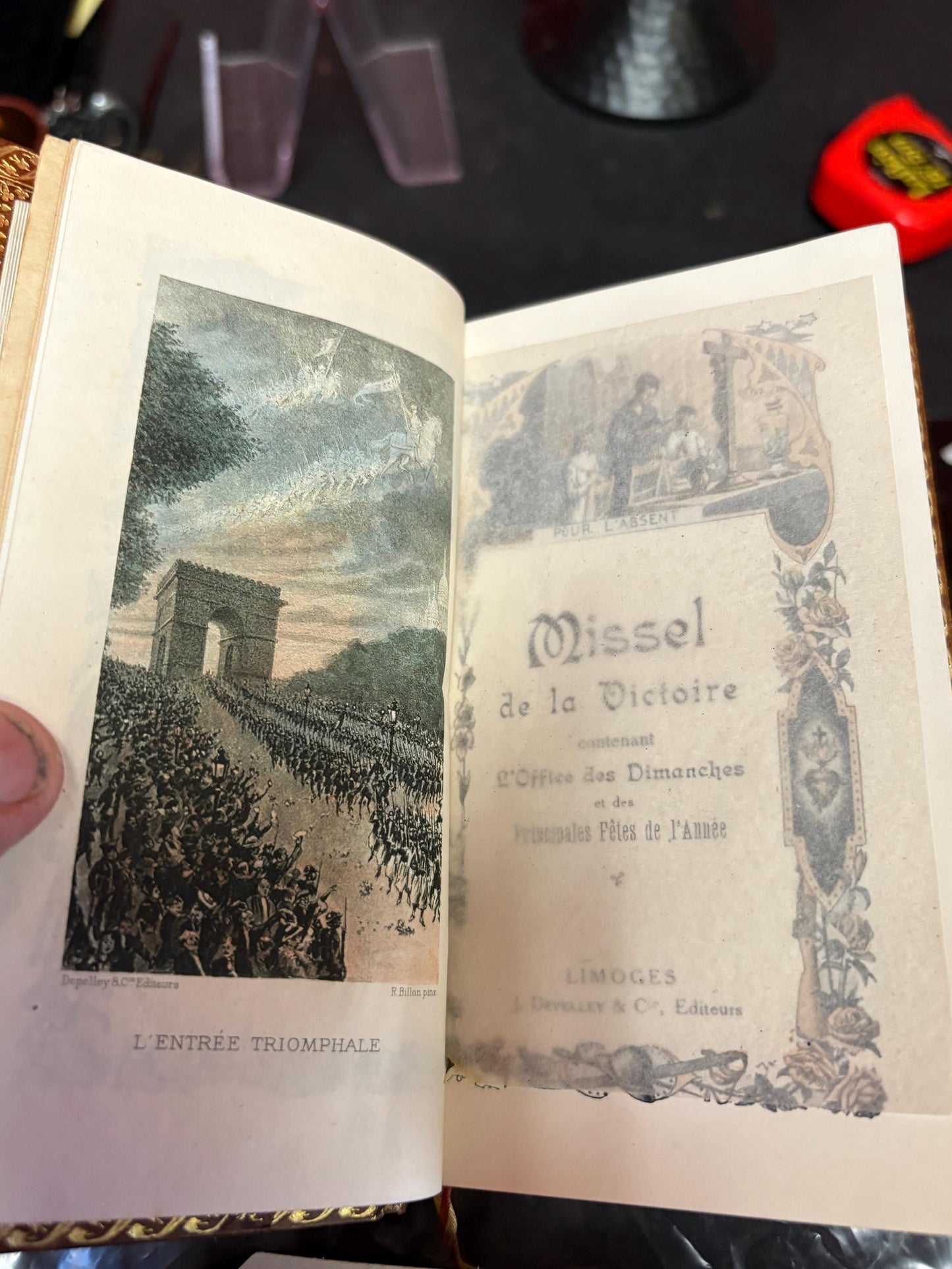 Stunning 1919 French MISSEL DE la VICTOIRE by Jean - Marie Buisson  perfect condition  in French  celebrate end of 1st ww wow