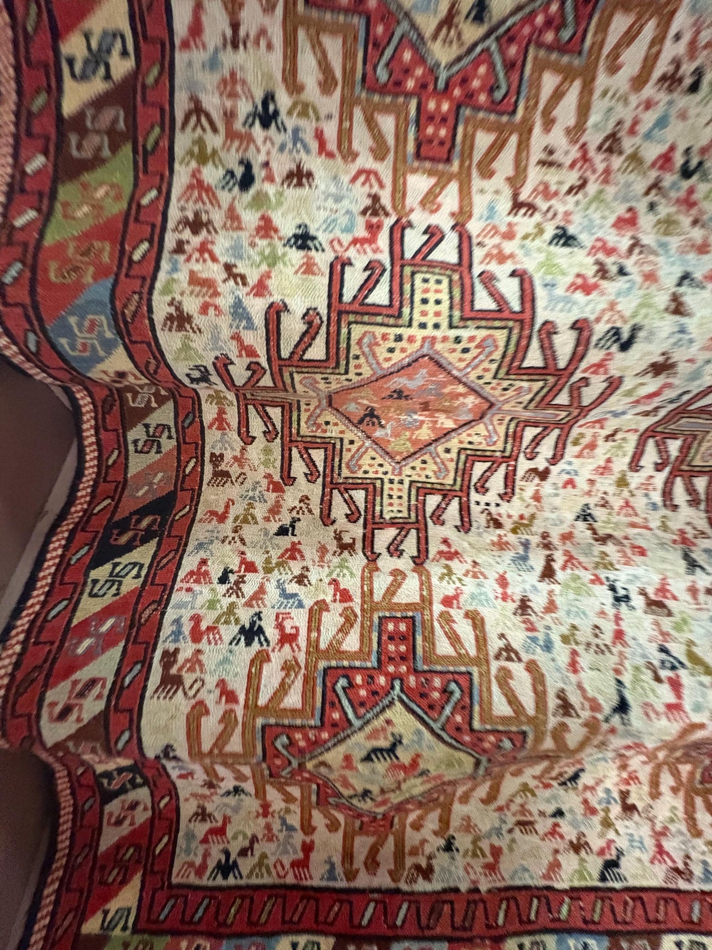 Beautiful high-end antique Persian rug  - great condition and amazing price  approximately 54 x 41 inches wide  wow  amazing imagery