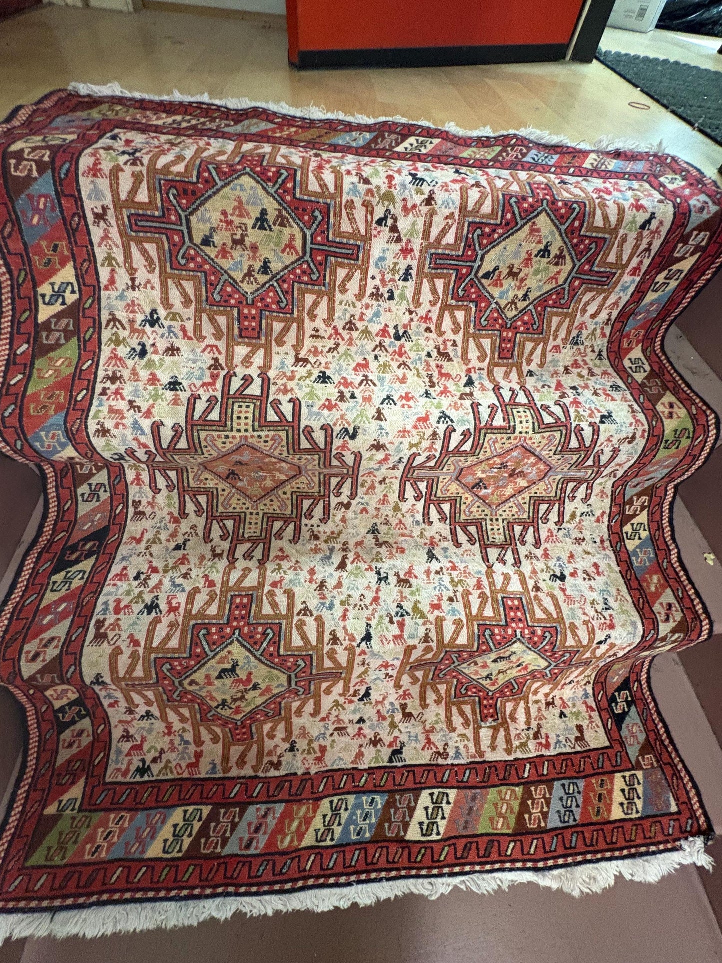 Beautiful high-end antique Persian rug  - great condition and amazing price  approximately 54 x 41 inches wide  wow  amazing imagery