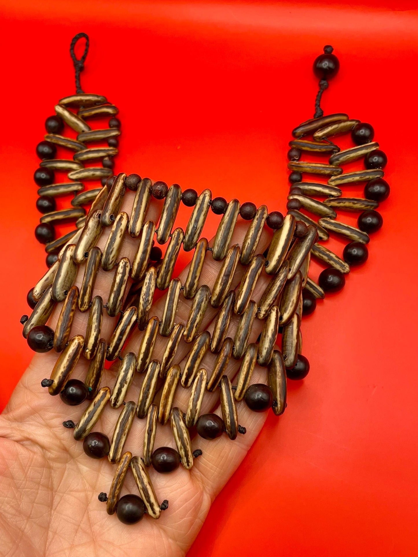 Lovely beaded necklace   very pretty