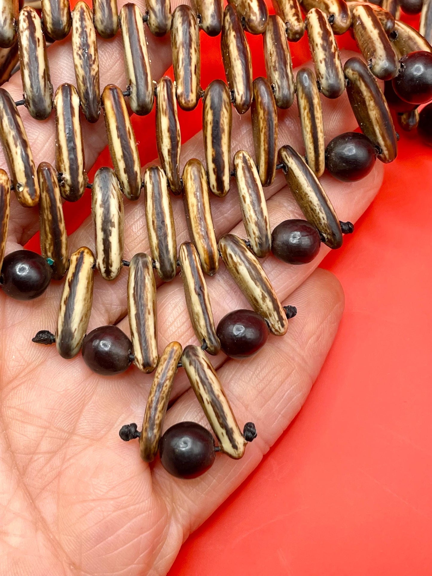 Lovely beaded necklace   very pretty