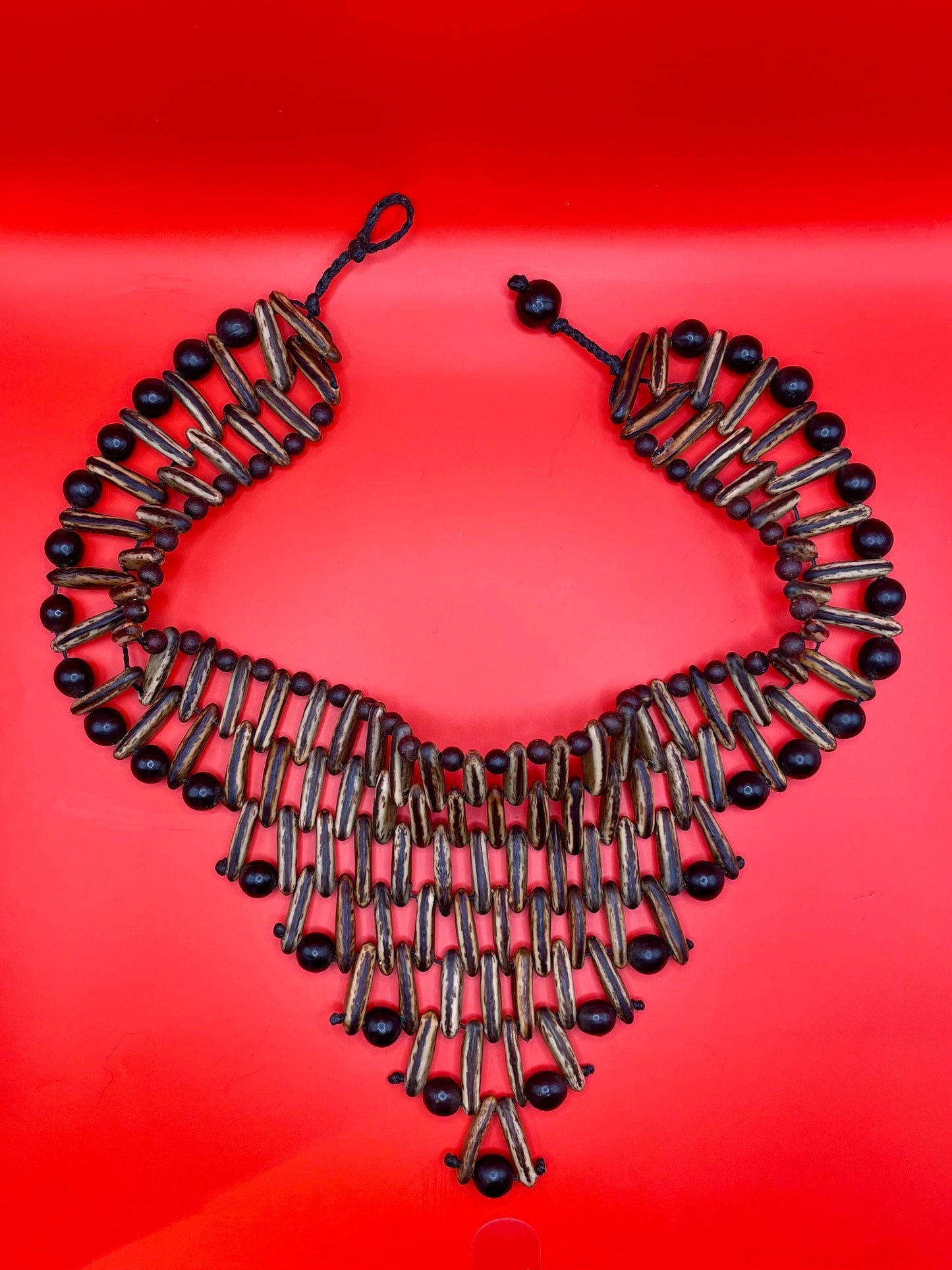 Lovely beaded necklace   very pretty