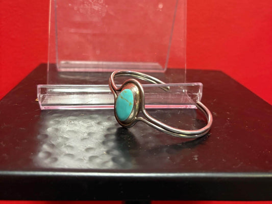 Beautiful Mexican 925 sterling and turquoise bracelet  3 inches wide