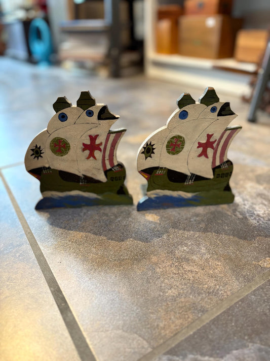Beautiful vintage 7 x 6 wide wooden Viking ship bookends  great  for display or gift