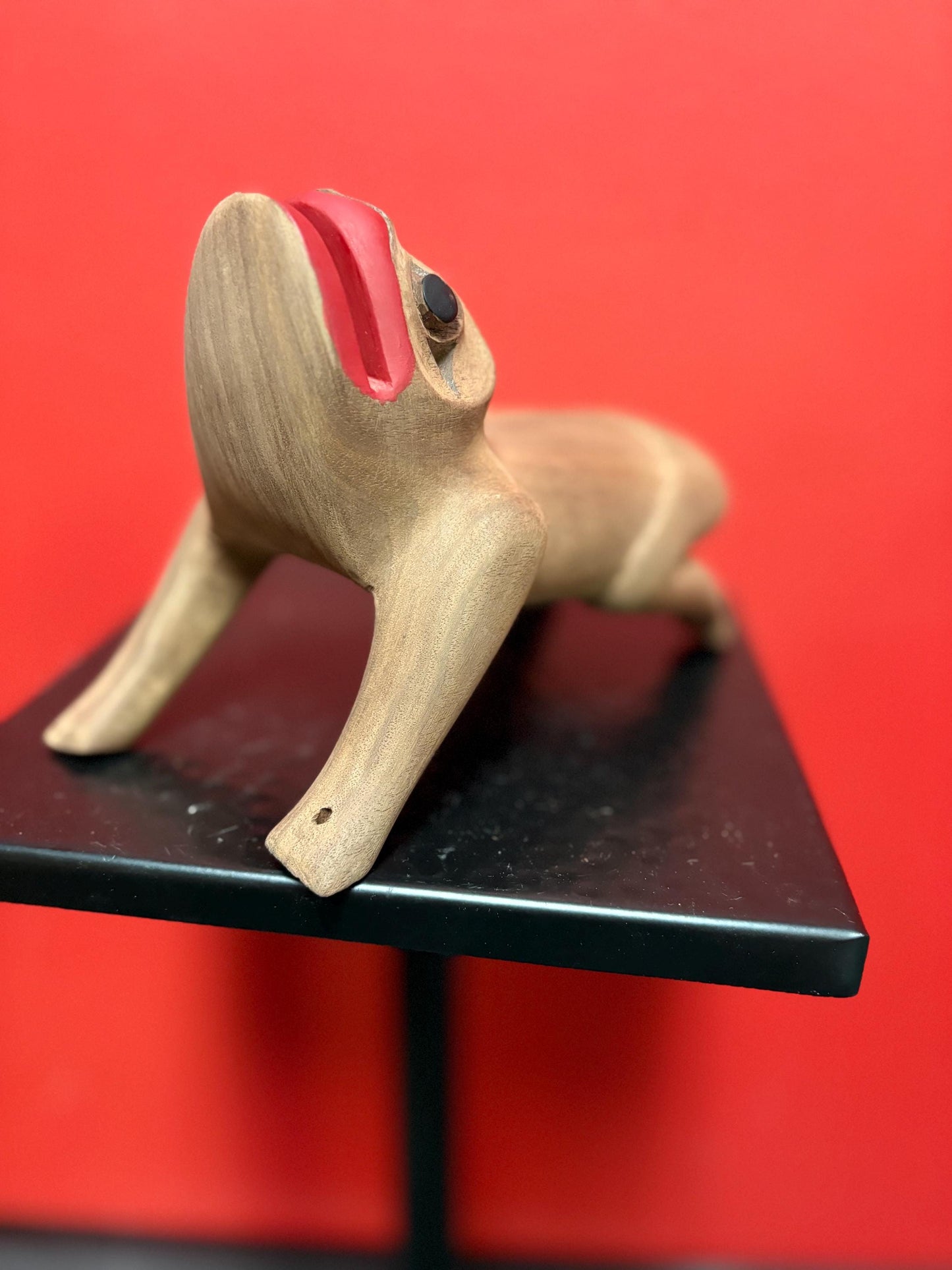 Simply beautiful indigenous First Nations pacific north West Coast unsigned cedar frog statue  7 x 4 wide  wow