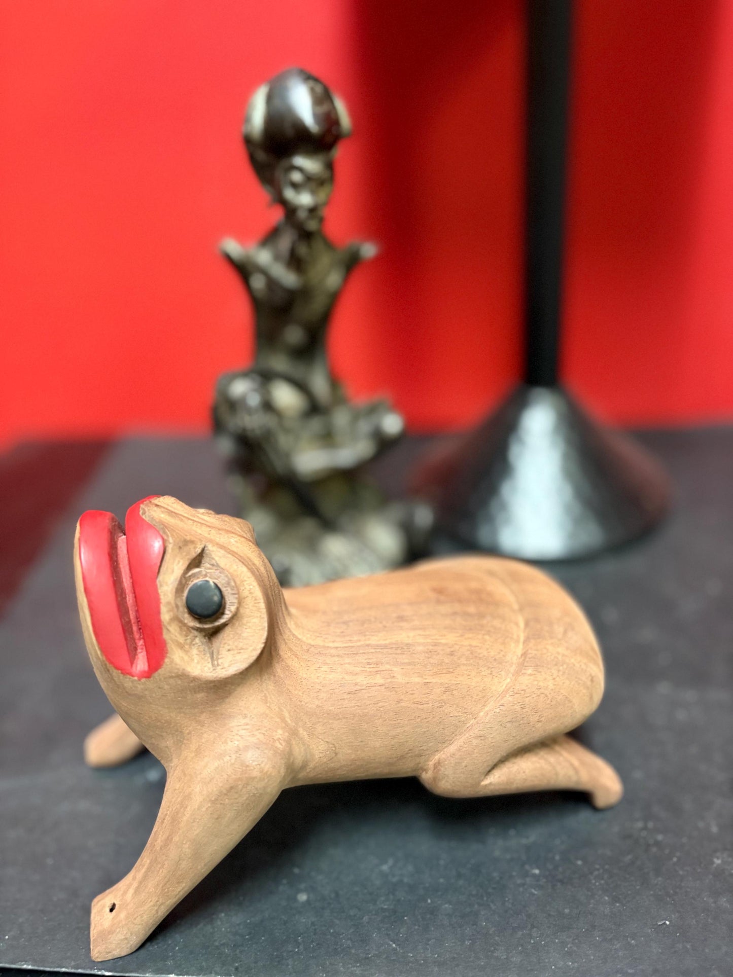 Simply beautiful indigenous First Nations pacific north West Coast unsigned cedar frog statue  7 x 4 wide  wow