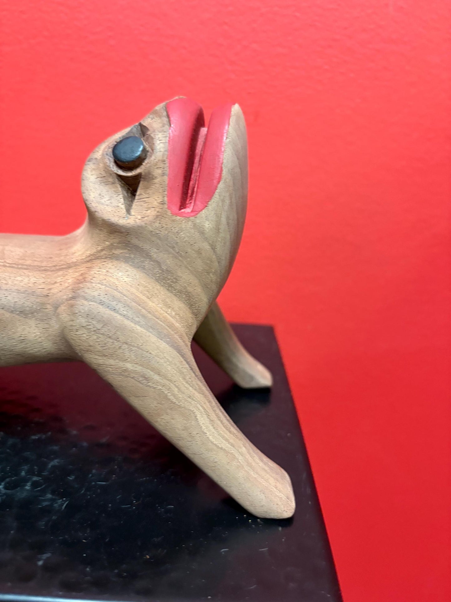 Simply beautiful indigenous First Nations pacific north West Coast unsigned cedar frog statue  7 x 4 wide  wow