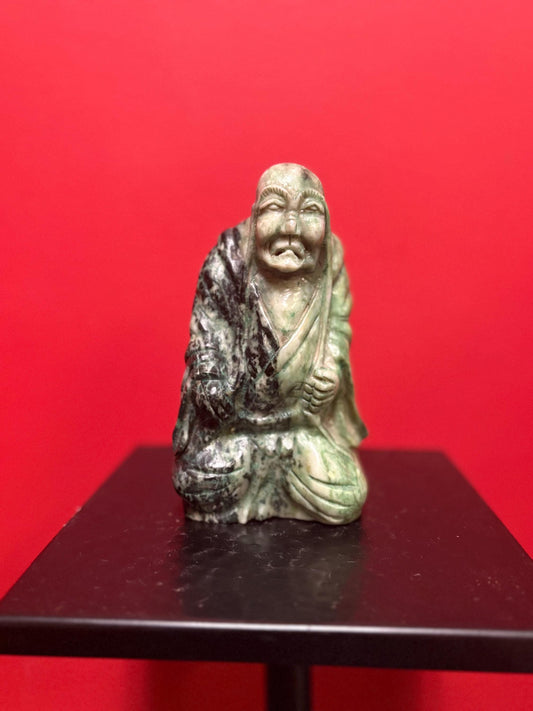 Beautiful moss jade 6.5 inch statue  wonderful detail and quality  great value