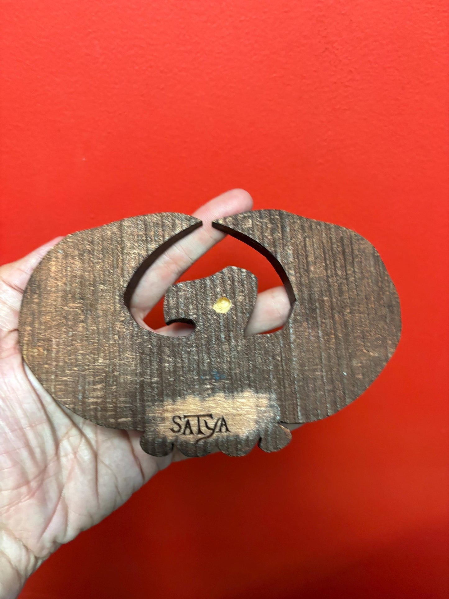 Beautiful signed 7 x 5 inch high Indigenous First Nations cedar eagle plaque  great detail  highly detailed and ready to hang