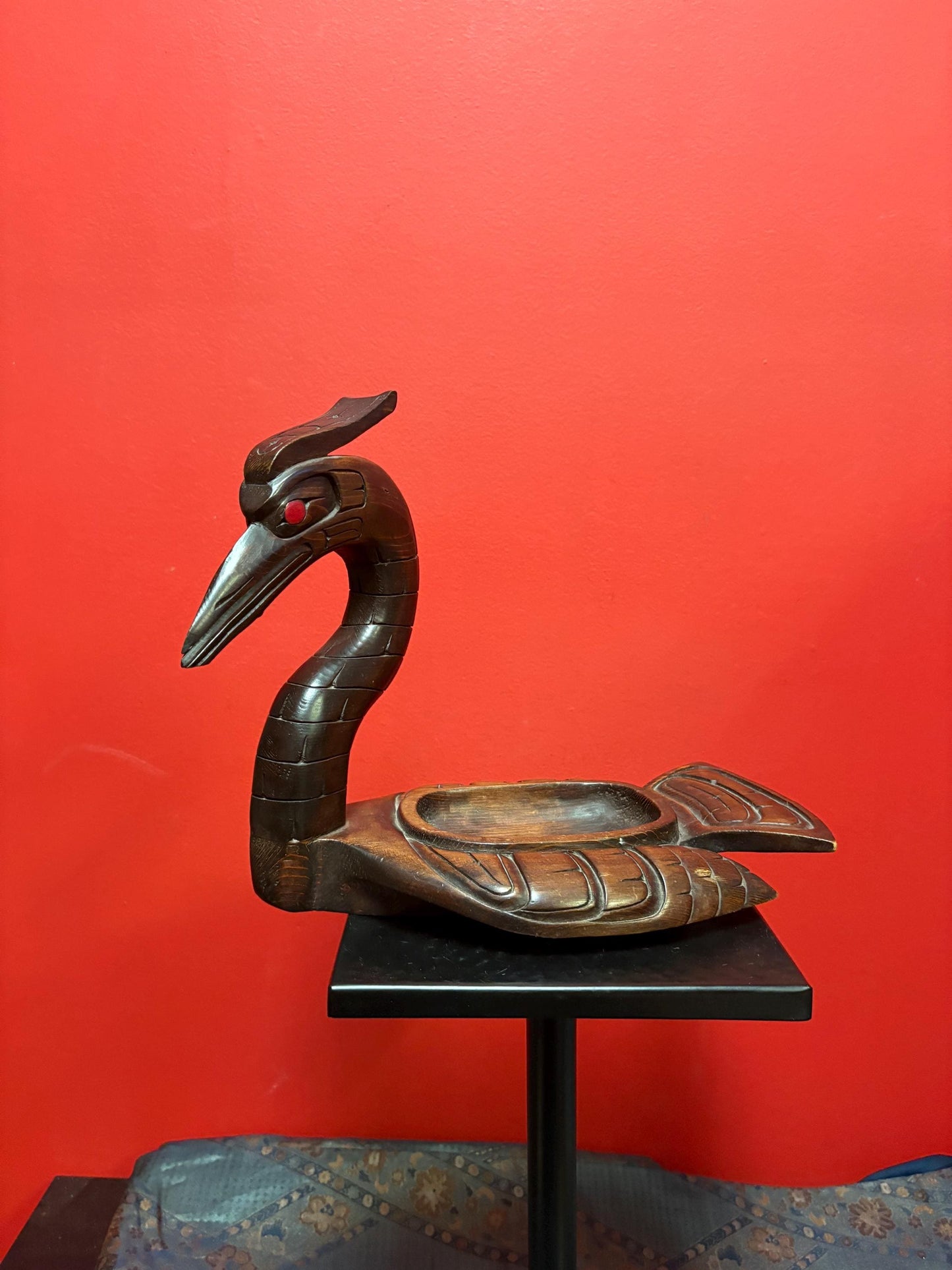 Beautiful indigenous first nation Pacific West Coast signed Willie Hawkins 12 x 7 x 11 high heron  bowl  slight crack - amazing value