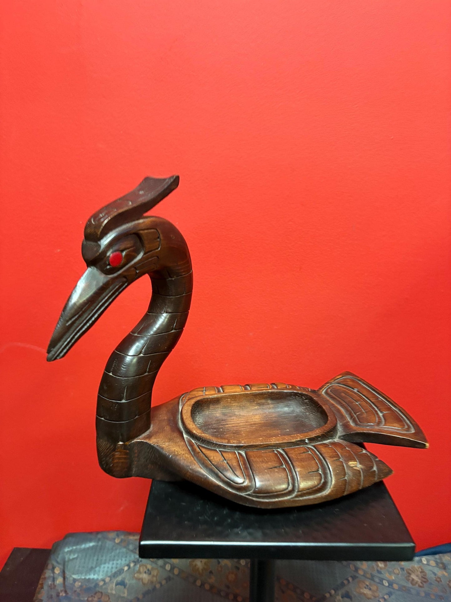 Beautiful indigenous first nation Pacific West Coast signed Willie Hawkins 12 x 7 x 11 high heron  bowl  slight crack - amazing value