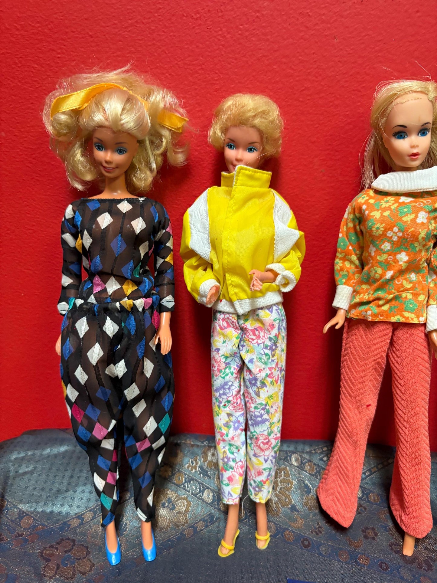 Five vintage Barbie dolls with xtra clothes  great set  great value